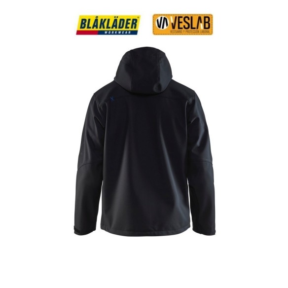 chaqueta softshell con capucha 12