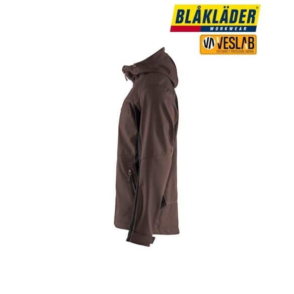 HOODED SOFTSHELL JACKET
