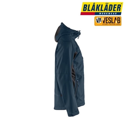 HOODED SOFTSHELL JACKET