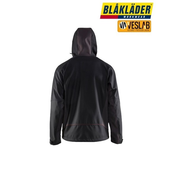 HOODED SOFTSHELL JACKET
