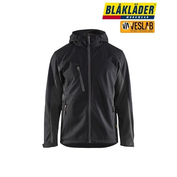 HOODED SOFTSHELL JACKET
