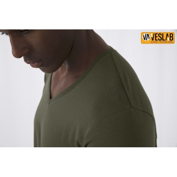 camiseta hombre cuello pico algodón orgánico 11