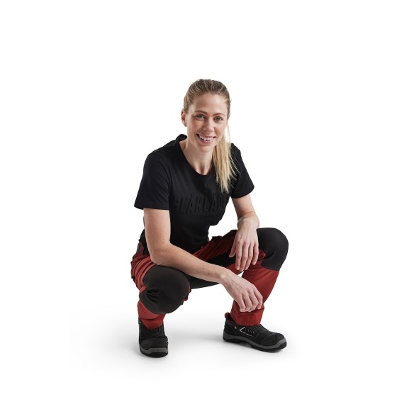 Pantalon de femme de service et d'entretien. Distributeur Blaklader.