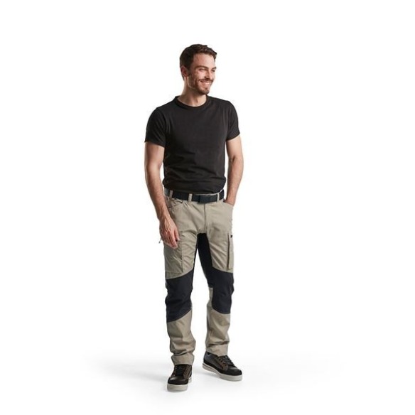 Pantalon de service et d'entretien. Distributeur Blaklader.