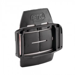 Accesorio que permite fijar una linterna frontal PIXA® a un casco.