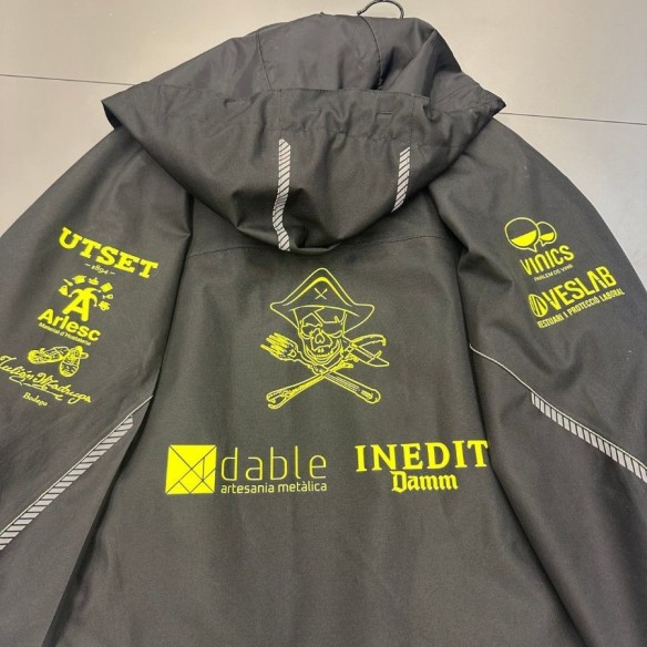 Back and sleeves vinyl printed logo